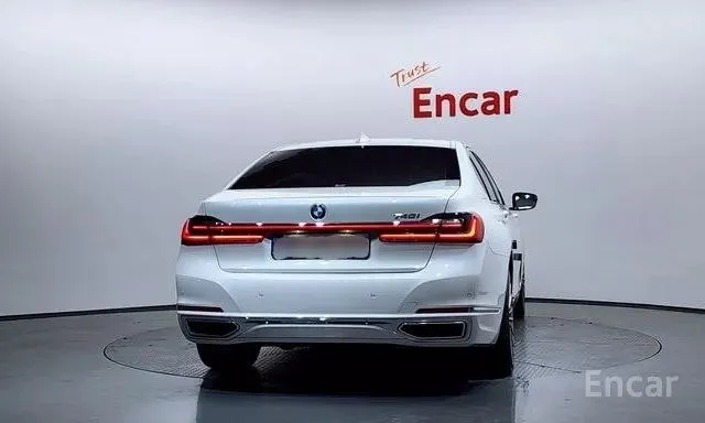 BMW 740I DESIGN PURE EXCELLENCE 2022