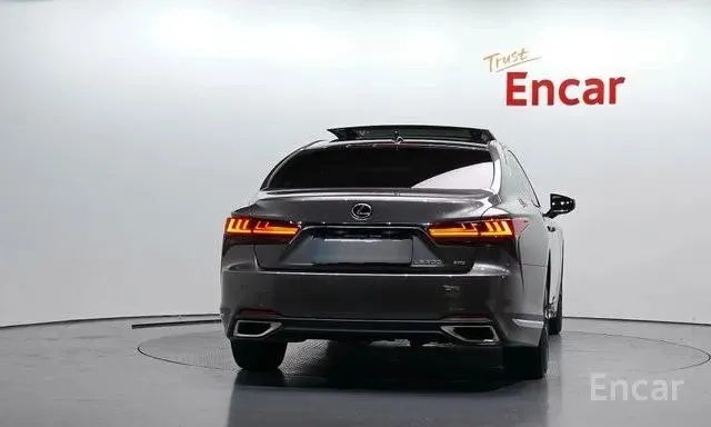 LEXUS LS500H LUXURY 2023