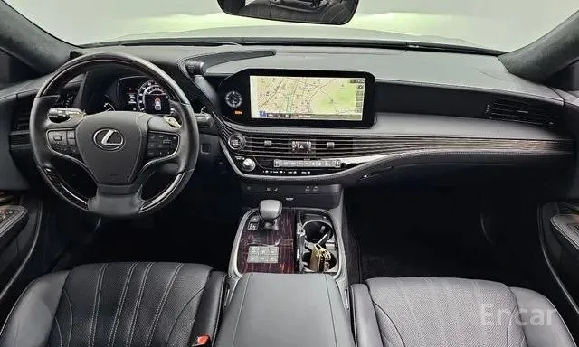 LEXUS LS500H LUXURY 2023