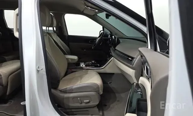 KIA CARNIVAL NOBLESSE 2022