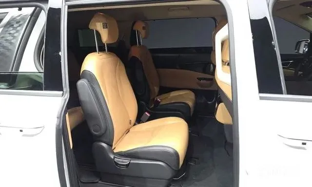 KIA CARNIVAL NOBLESSE 2023