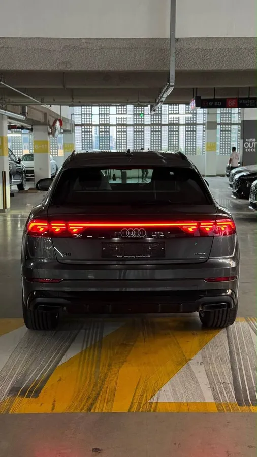 AUDI Q8 PREMIUM 2026