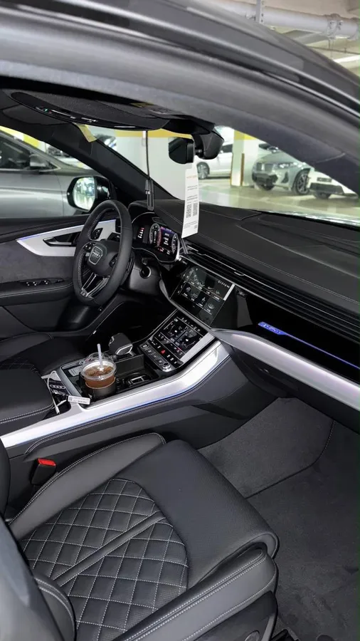 AUDI Q8 PREMIUM 2026