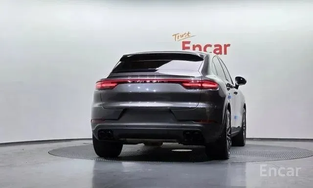 PORSCHE CAYENNE COUPE 2022