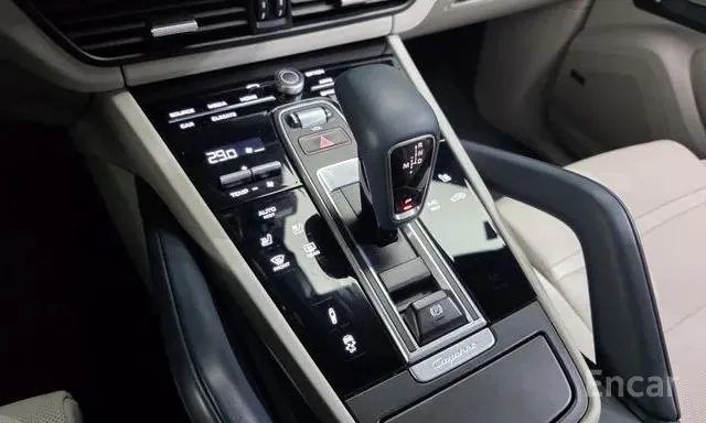 PORSCHE CAYENNE COUPE 2022