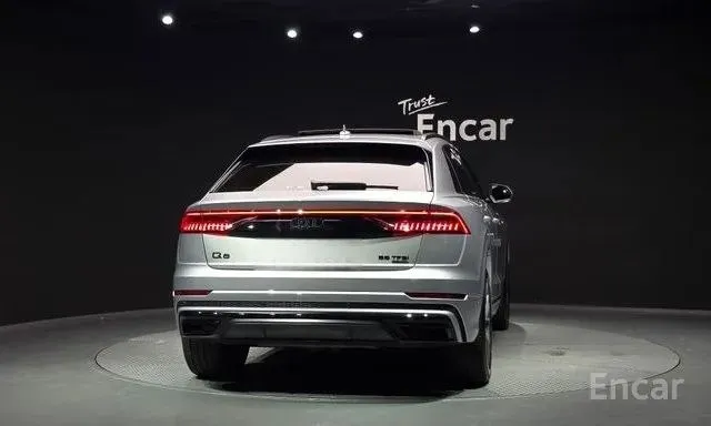 AUDI Q8 PREMIUM 2022