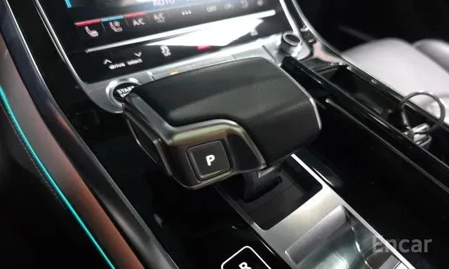 AUDI Q8 PREMIUM 2022