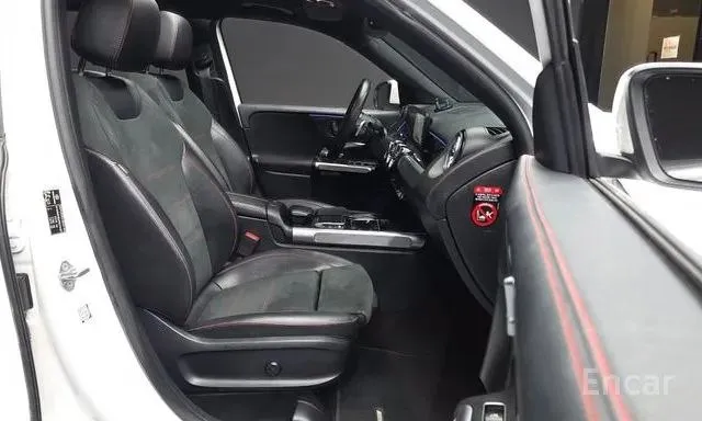 MERCEDES-BENZ GLB250 4MATIC 2022