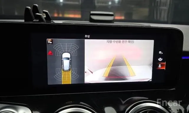MERCEDES-BENZ GLB250 4MATIC 2022