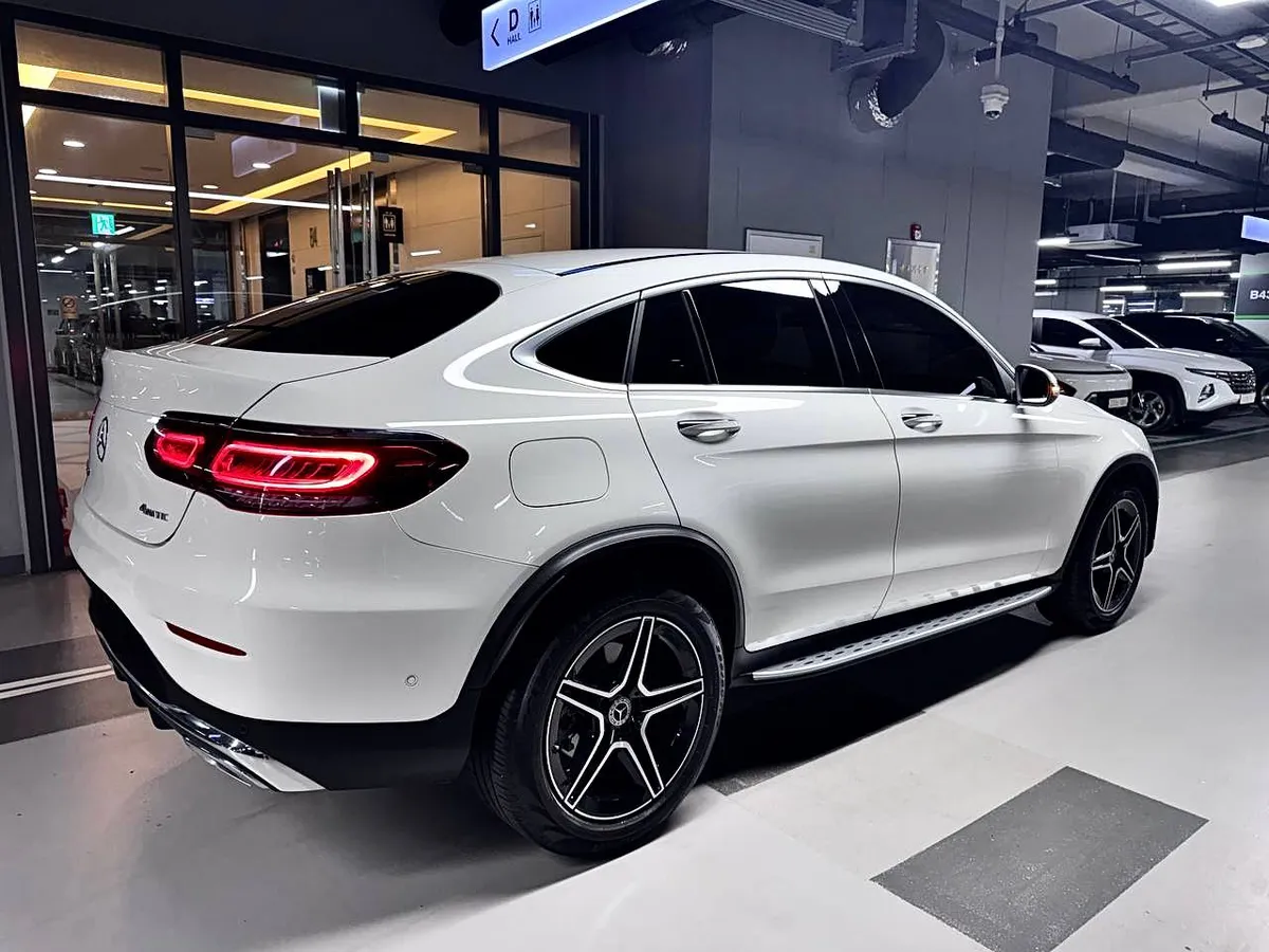 MERCEDES-BENZ GLC300 COUPE 2023