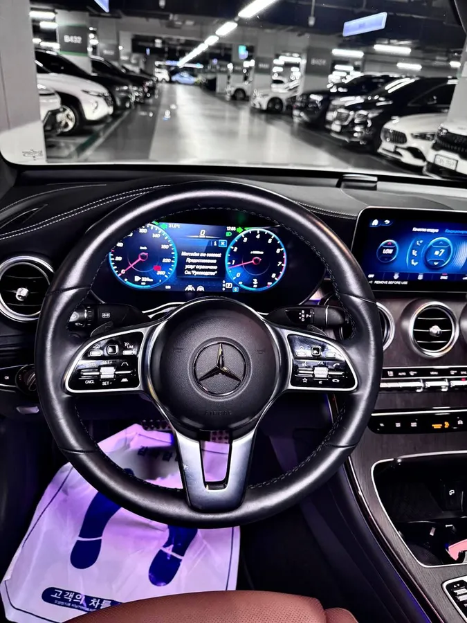 MERCEDES-BENZ GLC300 COUPE 2023