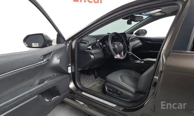 TOYOTA CAMRY LE HYBRID 2022