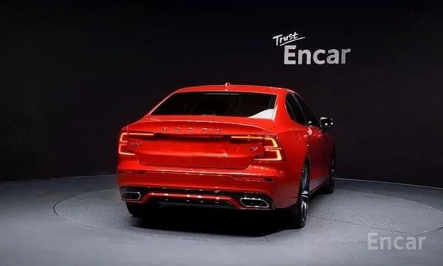 VOLVO S60 B5 R-DESIGN 2022
