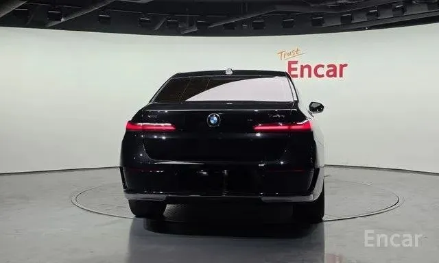BMW 740D XDRIVE DESIGN PURE 2023