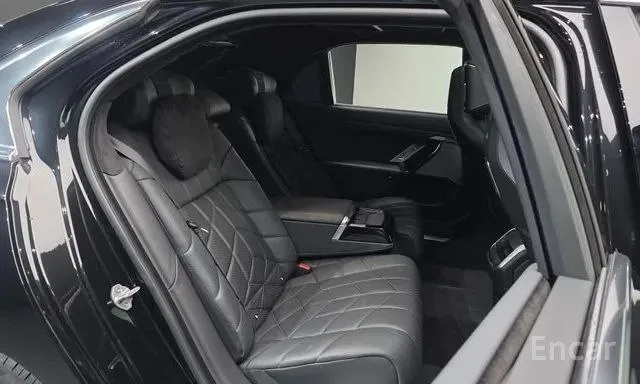 BMW 740D XDRIVE DESIGN PURE 2023