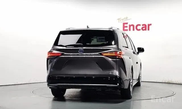 TOYOTA SIENNA LIMITED 2022
