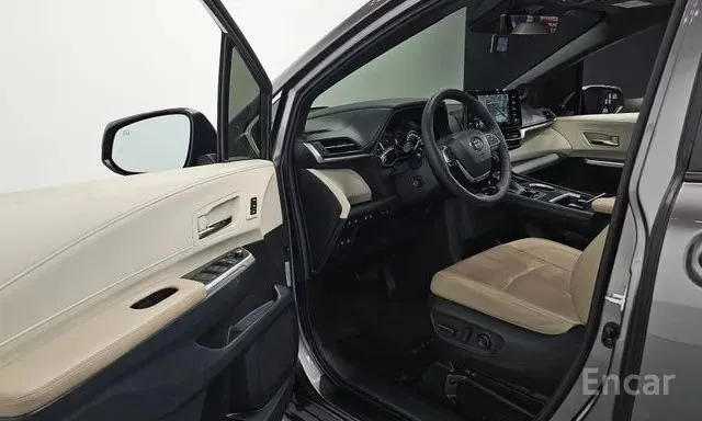 TOYOTA SIENNA LIMITED 2022