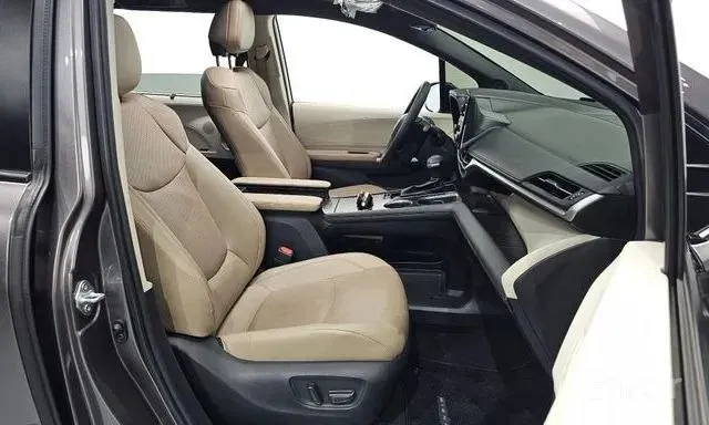 TOYOTA SIENNA LIMITED 2022