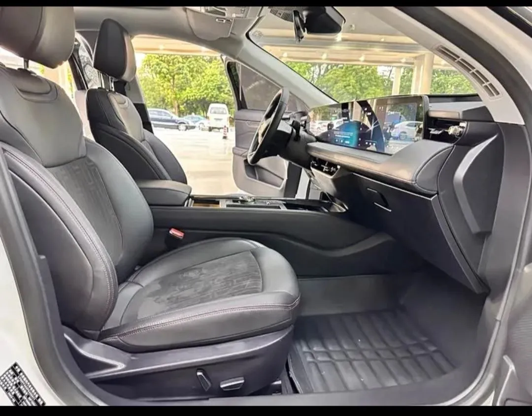 FORD MONDEO LUXURY 2023