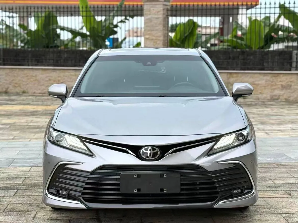 TOYOTA CAMRY LUXURY 2022