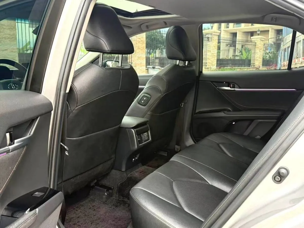 TOYOTA CAMRY LUXURY 2022