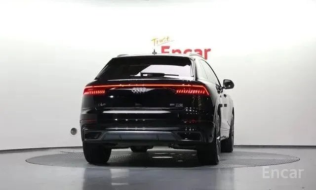 AUDI Q8 PREMIUM 2022