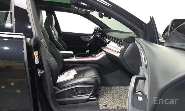 AUDI Q8 PREMIUM 2022