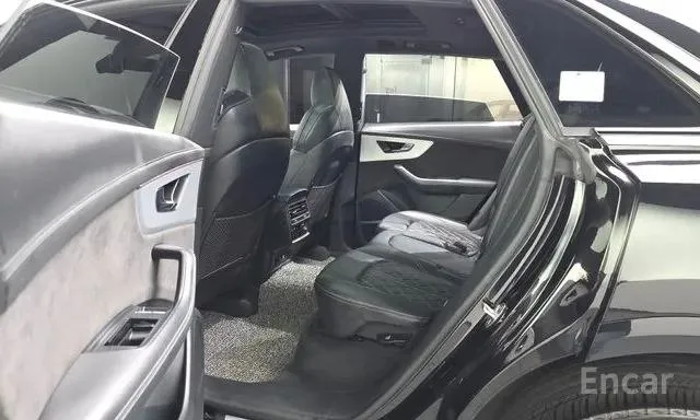 AUDI Q8 PREMIUM 2022