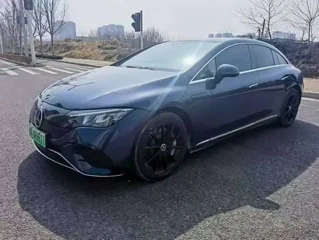 MERCEDES-BENZ EQE 2022