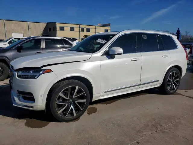 VOLVO XC90 2022