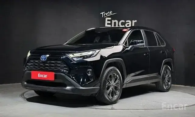 TOYOTA RAV4 HYBRID XLE 2023