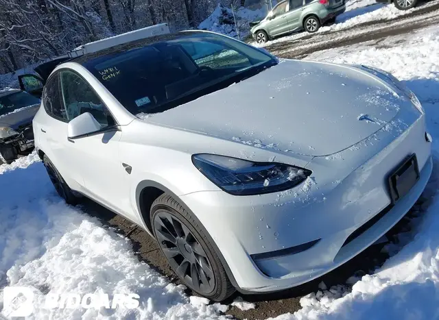 TESLA MODEL Y 2022