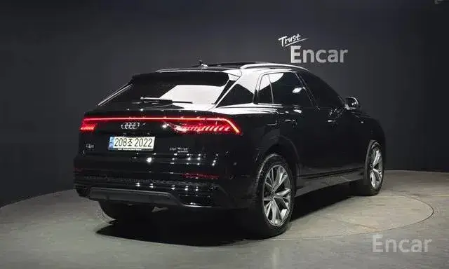 AUDI Q8 55 TFSI QUATTRO 2022