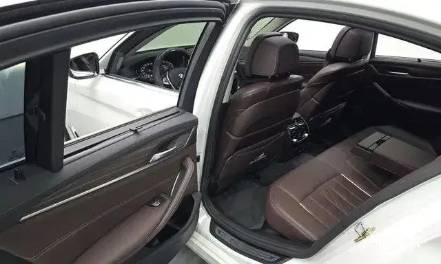 BMW 530I LUXURY 2022