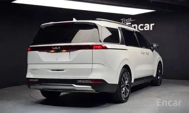 KIA CARNIVAL NOBLESSE 2023