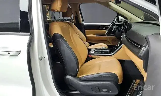 KIA CARNIVAL NOBLESSE 2023