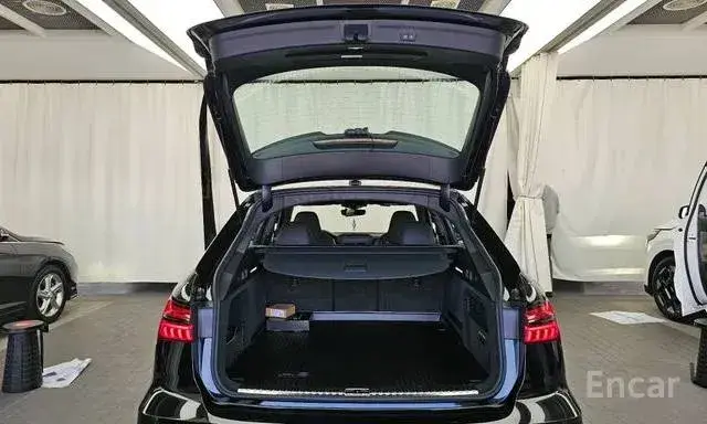 AUDI RS6 QUATTRO AVANT PERFORMANCE 2024