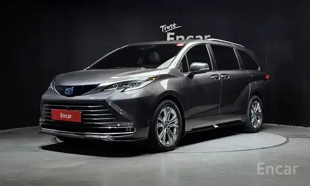 TOYOTA SIENNA HYBRID 2022