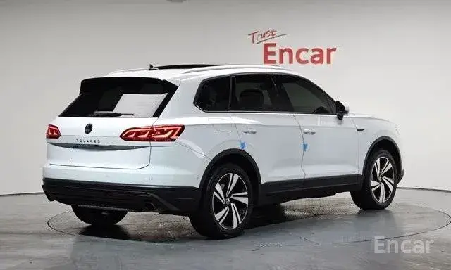 VOLKSWAGEN TOUAREG PREMIUM 2023