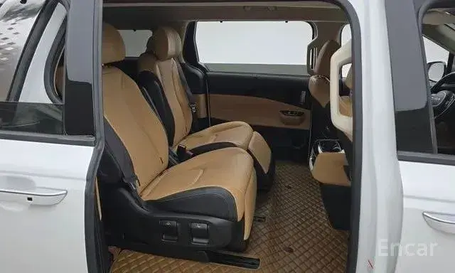 KIA CARNIVAL NOBLESSE 2022