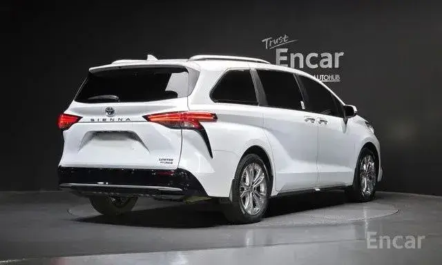 TOYOTA SIENNA LIMITED 2022