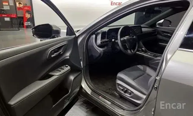 TOYOTA CROWN CROSSOVER HYBRID 2023