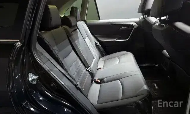 TOYOTA RAV4 HYBRID XLE 2023