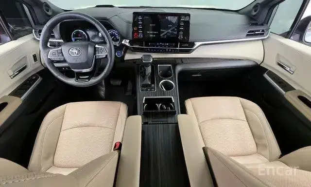 TOYOTA SIENNA HYBRID 2023