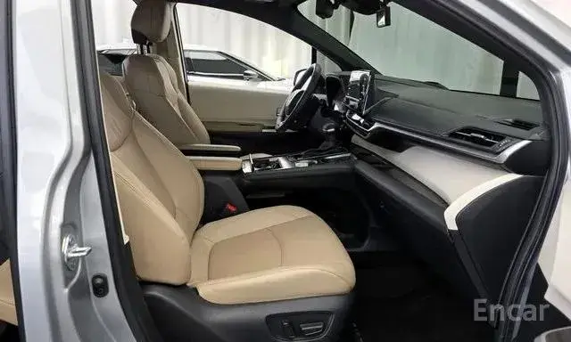 TOYOTA SIENNA HYBRID 2023