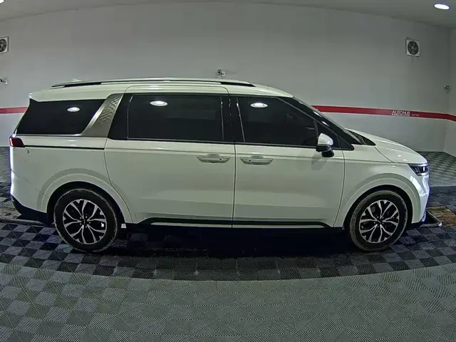 KIA CARNIVAL NOBLESSE 2022
