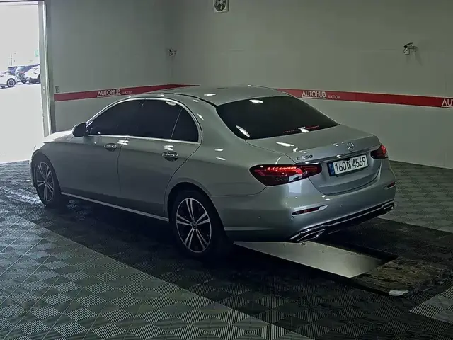 MERCEDES-BENZ E250 2026