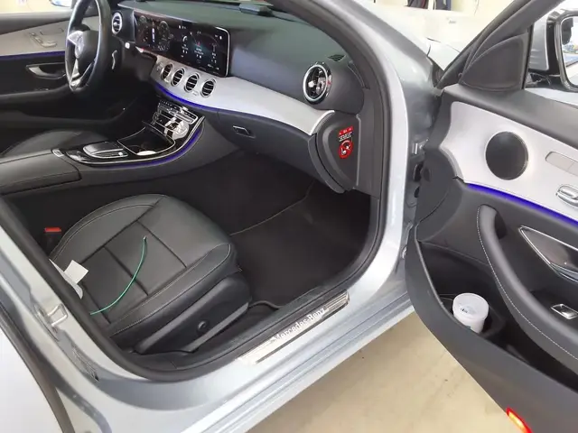 MERCEDES-BENZ E250 2026