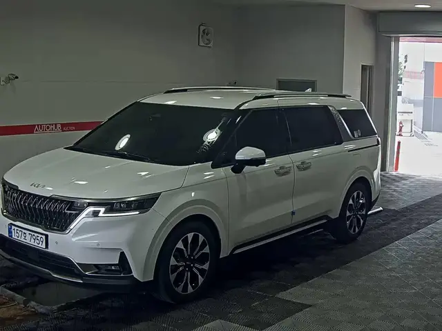 KIA CARNIVAL NOBLESSE 2022