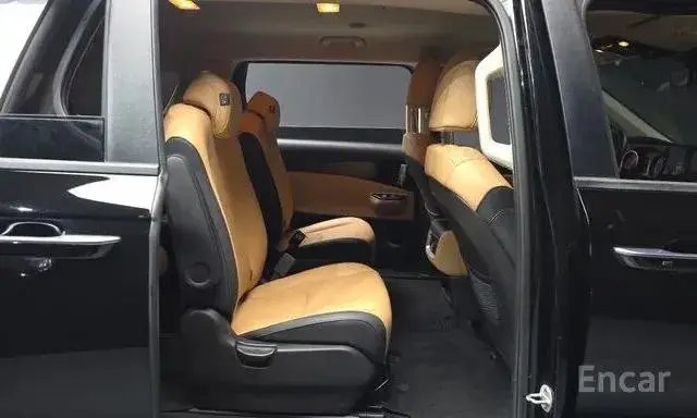 KIA CARNIVAL 2023